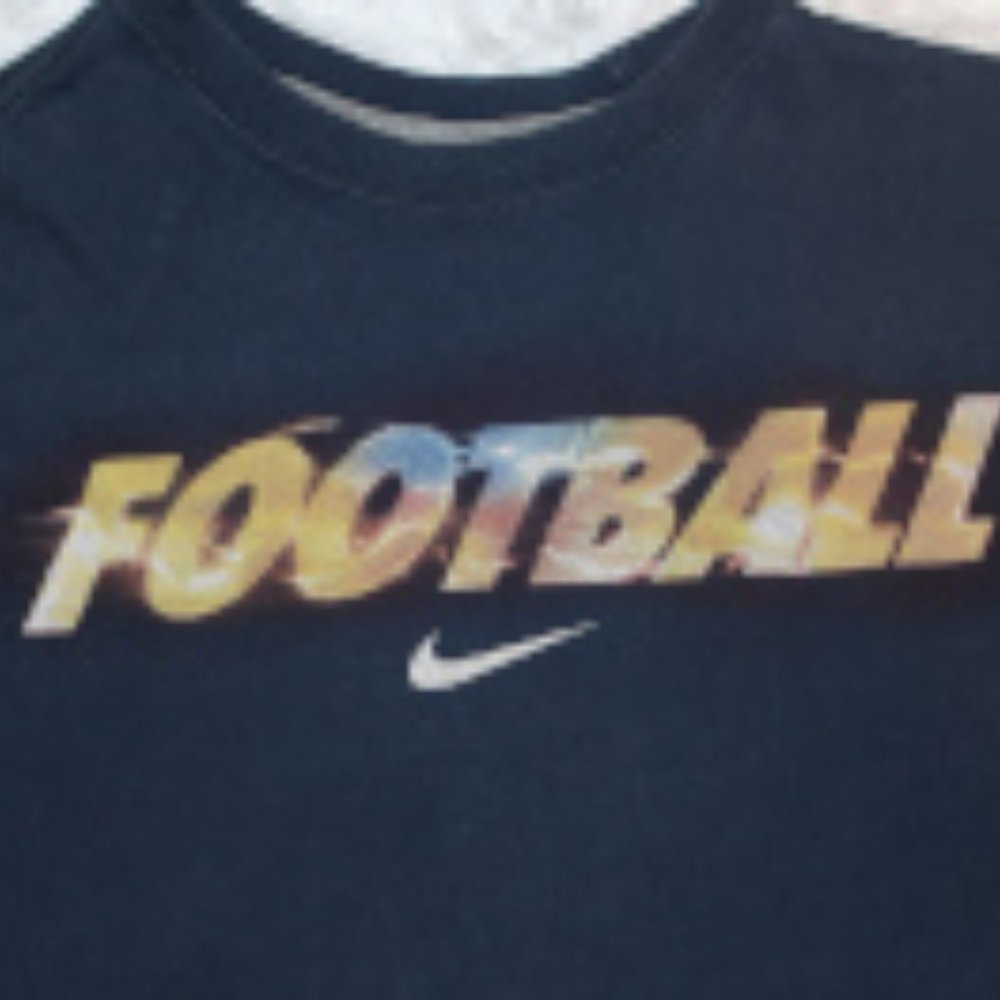 Boy's Navy Blue Nike T-Shirt. Size Large.